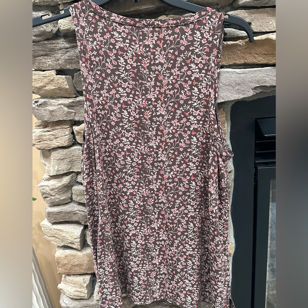 American Eagle Seeveless Top - Picture 2 of 5